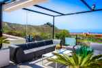 Elegante Villa con Piscina Privada y Vistas al Océano – Roque del Conde
